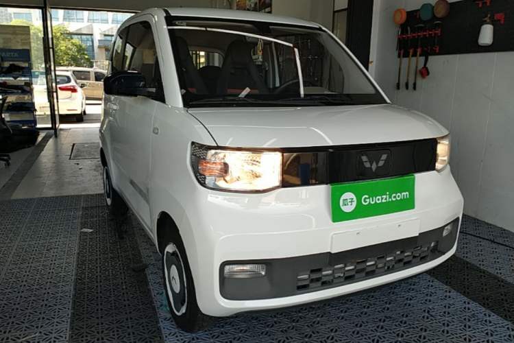 Used Wuling Hongguang MINIEV 2022 Zizai Version Lithium Iron Phosphate Front Right 45 Deg