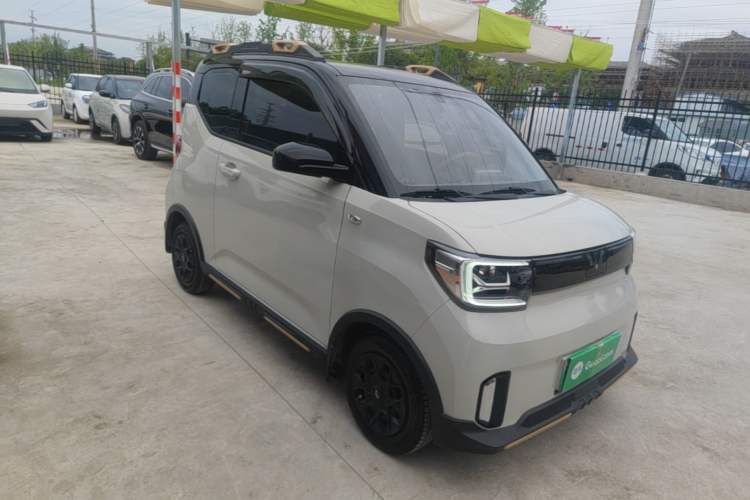 Used Wuling Hongguang MINIEV 2022 GAMEBOY 200km Gaming Edition with Lithium Iron Phosphate Front Right 45 Deg