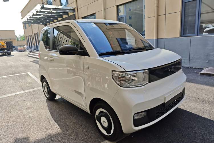 Used Wuling Hongguang MINIEV 2022 Enjoy Edition Lithium Iron Phosphate Front Right 45 Deg