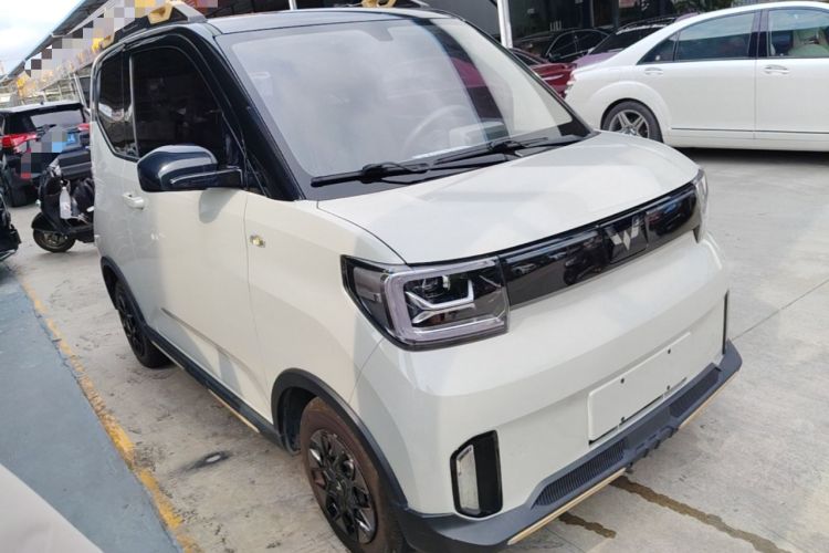Used Wuling Hongguang MINIEV 2022 GAMEBOY 200km Gaming Edition with Lithium Iron Phosphate Front Right 45 Deg