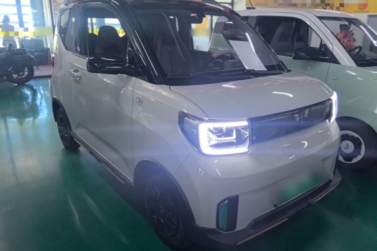 Used Wuling Hongguang MINIEV 2022 GAMEBOY 200km Gaming Edition with Lithium Iron Phosphate Front Right 45 Deg