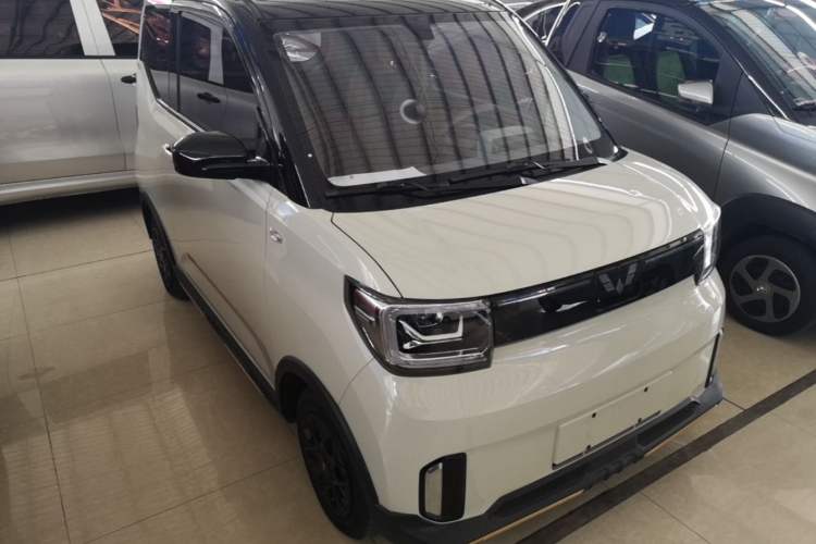 Used Wuling Hongguang MINIEV 2022 GAMEBOY 200km Gaming Edition with Lithium Iron Phosphate Front Right 45 Deg