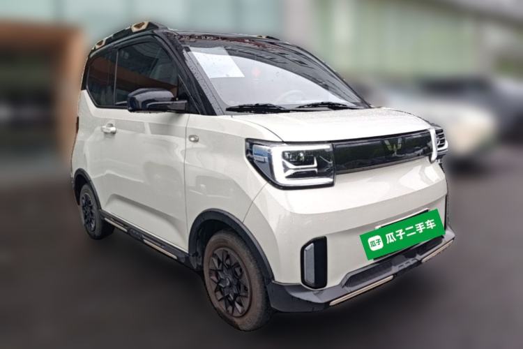 Used Wuling Hongguang MINIEV 2022 GAMEBOY 200km Gaming Edition with Lithium Iron Phosphate Front Right 45 Deg