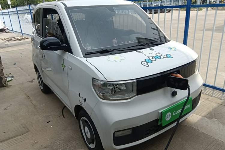 Used Wuling Hongguang MINIEV 2022 Zizai Version Lithium Iron Phosphate Front Right 45 Deg