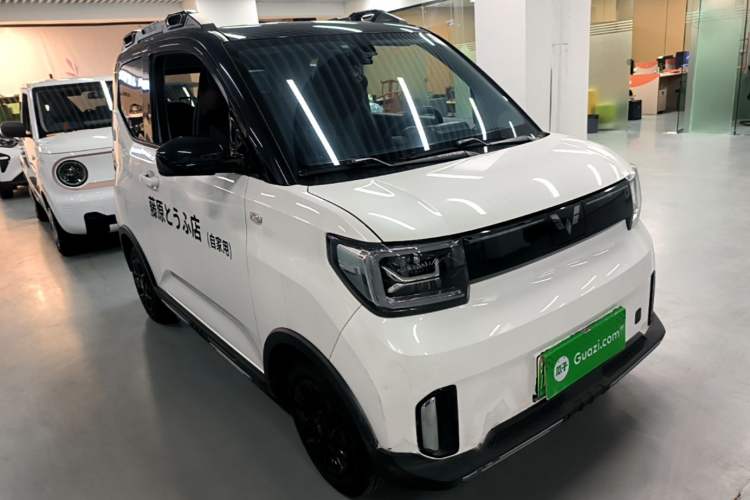 Used Wuling Hongguang MINIEV 2022 GAMEBOY 200km Gaming Edition with Lithium Iron Phosphate Front Right 45 Deg
