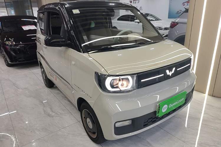 Used Wuling Hongguang MINIEV 2022 Macaron Premium Model – Lithium Iron Phosphate Front Right 45 Deg