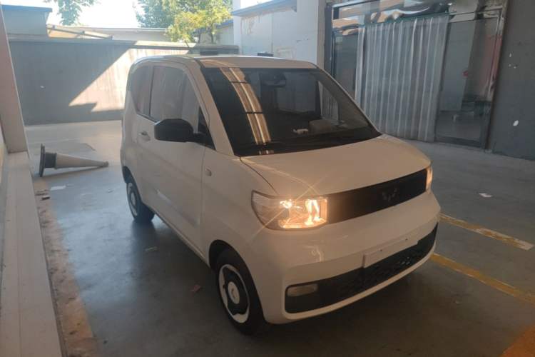 Used Wuling Hongguang MINIEV 2022 Zizai Version Lithium-NMC Front Right 45 Deg