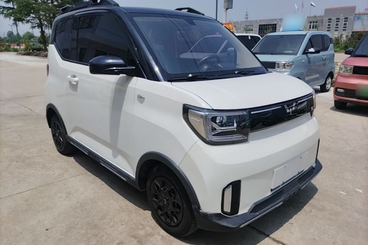 Used Wuling Hongguang MINIEV 2022 GAMEBOY 200km Gaming Edition with Lithium Iron Phosphate Front Right 45 Deg