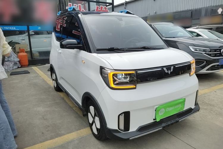Used Wuling Hongguang MINIEV 2022 GAMEBOY 300km Enthusiast Model with Lithium Iron Phosphate Front Right 45 Deg
