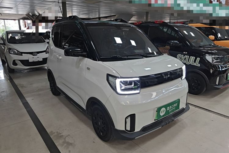Used Wuling Hongguang MINIEV 2022 GAMEBOY 300km Enthusiast Model with Lithium Iron Phosphate Front Right 45 Deg