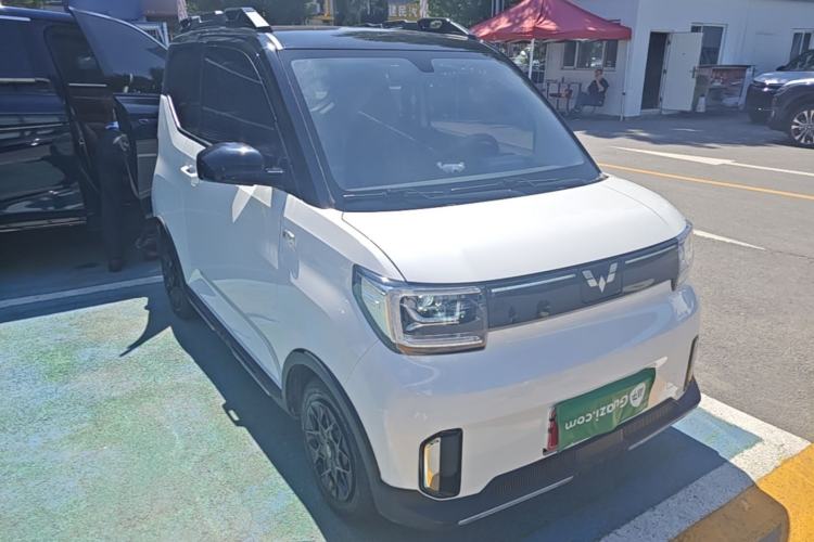 Used Wuling Hongguang MINIEV 2022 GAMEBOY 300km Enthusiast Model with Lithium Iron Phosphate Front Right 45 Deg