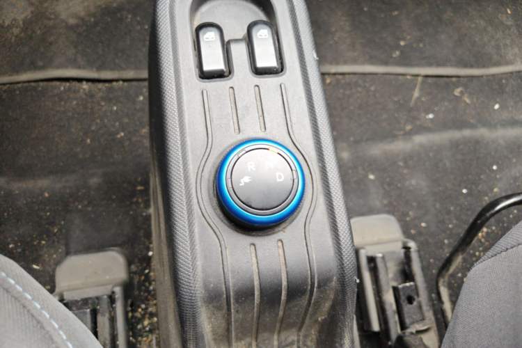 Used Wuling Hongguang MINIEV 2022 Macaron Premium Model – Lithium Iron Phosphate Gear Lever