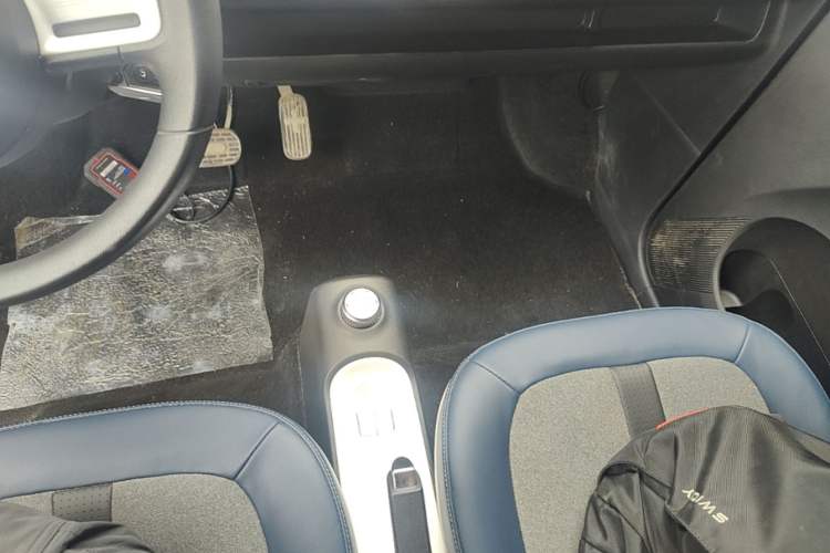 Used Wuling Hongguang MINIEV 2022 GAMEBOY 200km Gaming Edition with Lithium Iron Phosphate Gear Lever