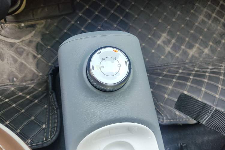 Used Wuling Hongguang MINIEV 2022 GAMEBOY 200km Gaming Edition with Lithium Iron Phosphate Gear Lever