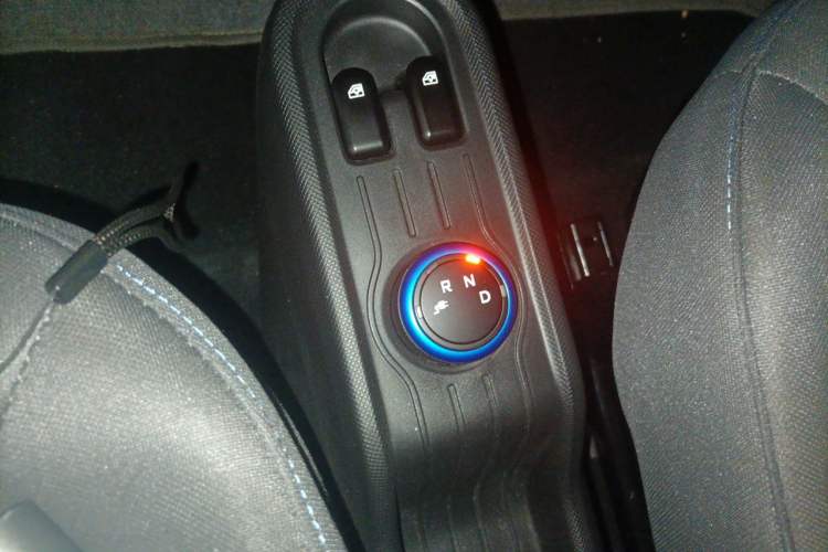 Used Wuling Hongguang MINIEV 2022 Zizai Version Lithium Iron Phosphate Gear Lever