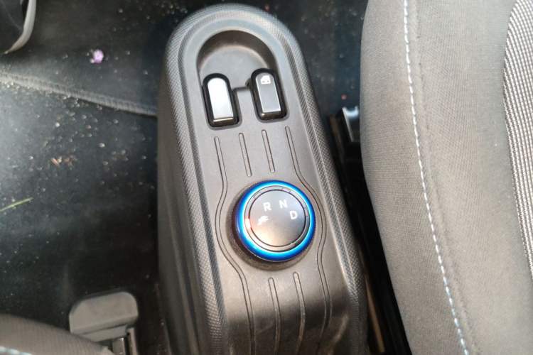 Used Wuling Hongguang MINIEV 2022 Zizai Version Lithium Iron Phosphate Gear Lever