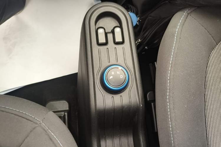 Used Wuling Hongguang MINIEV 2022 Easy Version Lithium Iron Phosphate Gear Lever
