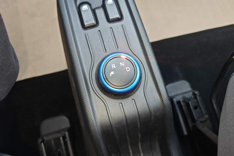 Used Wuling Hongguang MINIEV 2022 Easy Version Lithium Iron Phosphate Gear Lever