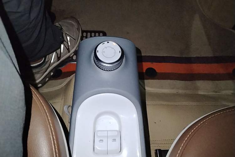 Used Wuling Hongguang MINIEV 2022 GAMEBOY 200km Gaming Edition with Lithium Iron Phosphate Gear Lever