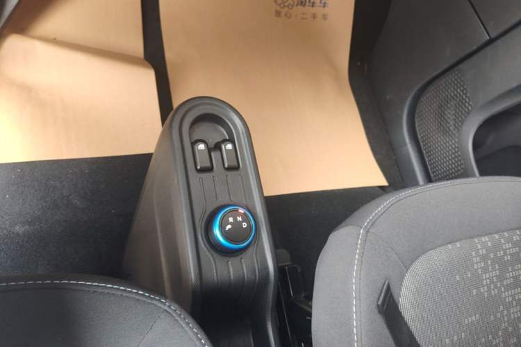 Used Wuling Hongguang MINIEV 2022 Easy Version Lithium Iron Phosphate Gear Lever