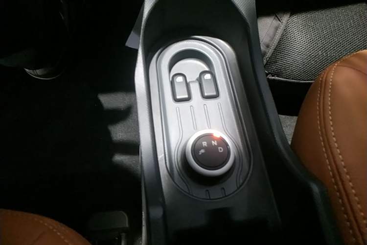 Used Wuling Hongguang MINIEV 2022 Macaron Fashion Edition Lithium-Nickel-Cobalt-Alpha-oxide Gear Lever