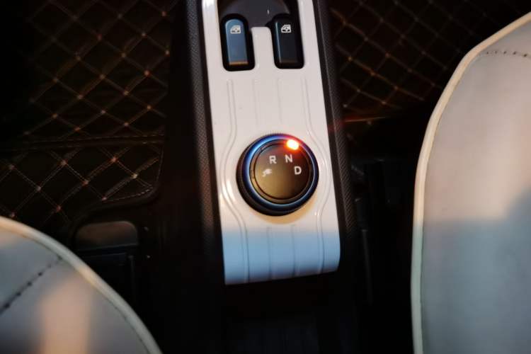 Used Wuling Hongguang MINIEV 2022 Enjoy Edition Lithium-Ion Battery Gear Lever