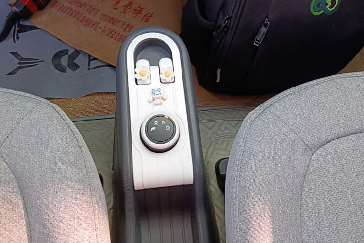 Used Wuling Hongguang MINIEV 2022 Macaron Fashion Model Lithium Iron Phosphate Gear Lever