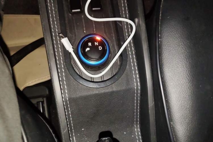 Used Wuling Hongguang MINIEV 2022 Macaron Premium Model – Lithium Ternary Battery Gear Lever