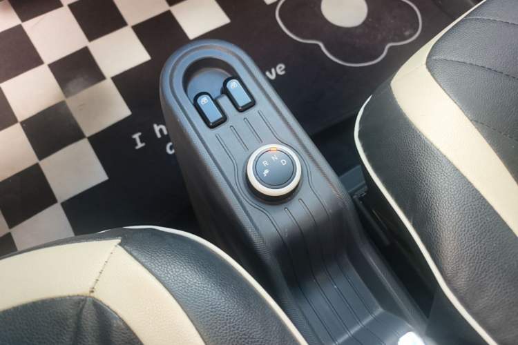 Used Wuling Hongguang MINIEV 2022 Macaron Premium Model – Lithium Iron Phosphate Gear Lever
