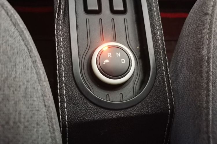 Used Wuling Hongguang MINIEV 2022 Macaron Premium Model – Lithium Iron Phosphate Gear Lever