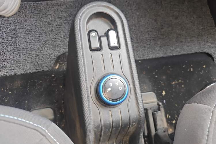 Used Wuling Hongguang MINIEV 2022 Easy Version Lithium Iron Phosphate Gear Lever