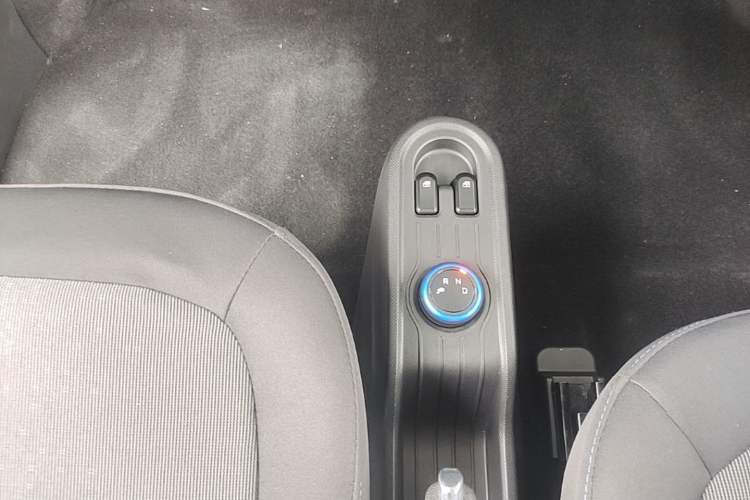 Used Wuling Hongguang MINIEV 2022 Zizai Version Lithium Iron Phosphate Gear Lever