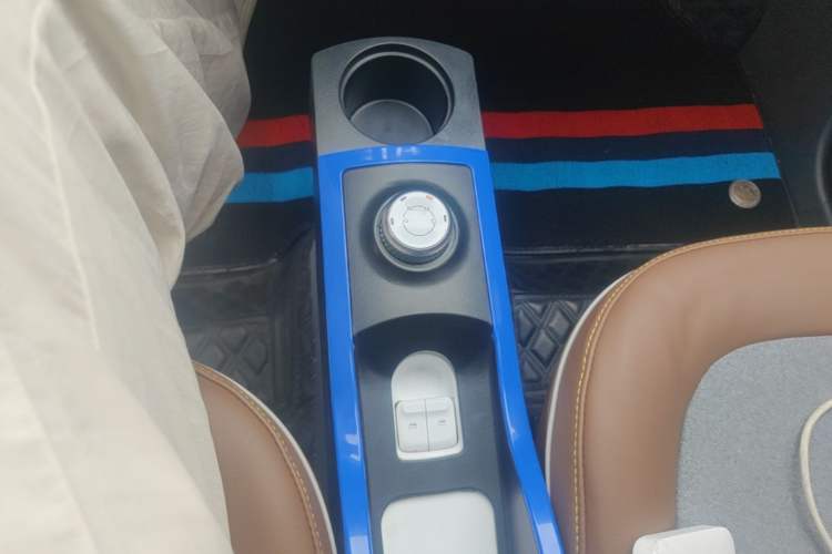 Used Wuling Hongguang MINIEV 2022 GAMEBOY 200km Gaming Edition with Lithium Iron Phosphate Gear Lever