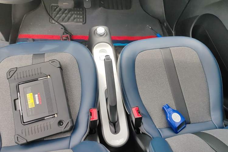 Used Wuling Hongguang MINIEV 2022 GAMEBOY 300km Enthusiast Model with Lithium Iron Phosphate Gear Lever