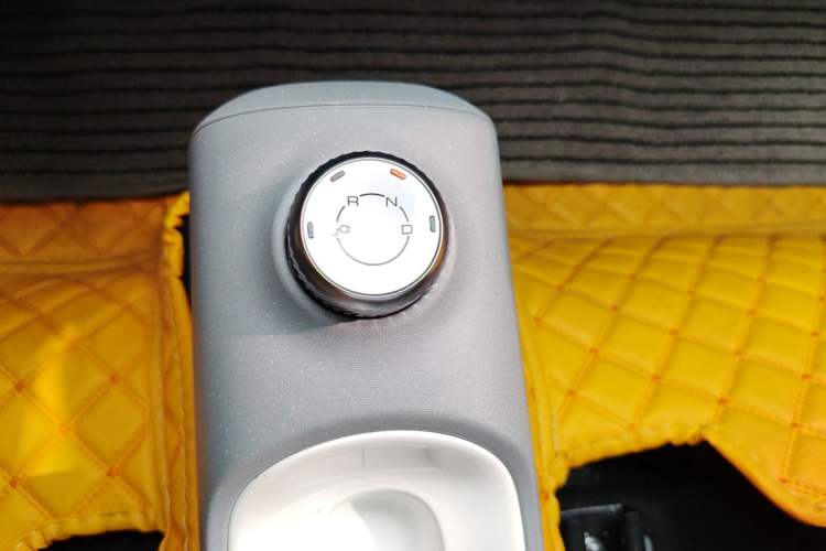 Used Wuling Hongguang MINIEV 2022 GAMEBOY 200km Gaming Edition with Lithium Iron Phosphate Gear Lever