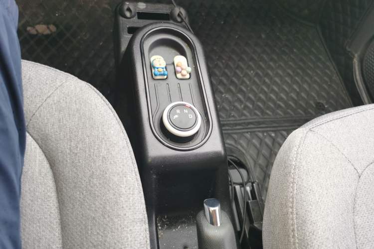 Used Wuling Hongguang MINIEV 2022 Macaron Premium Model – Lithium Iron Phosphate Gear Lever