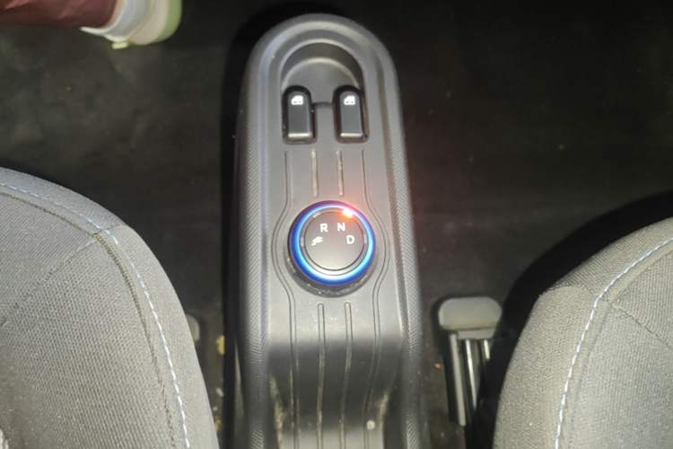 Used Wuling Hongguang MINIEV 2022 Zizai Version Lithium-NMC Gear Lever