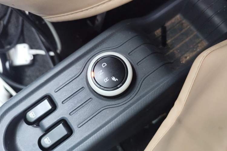 Used Wuling Hongguang MINIEV 2022 Macaron Premium Model – Lithium Iron Phosphate Gear Lever