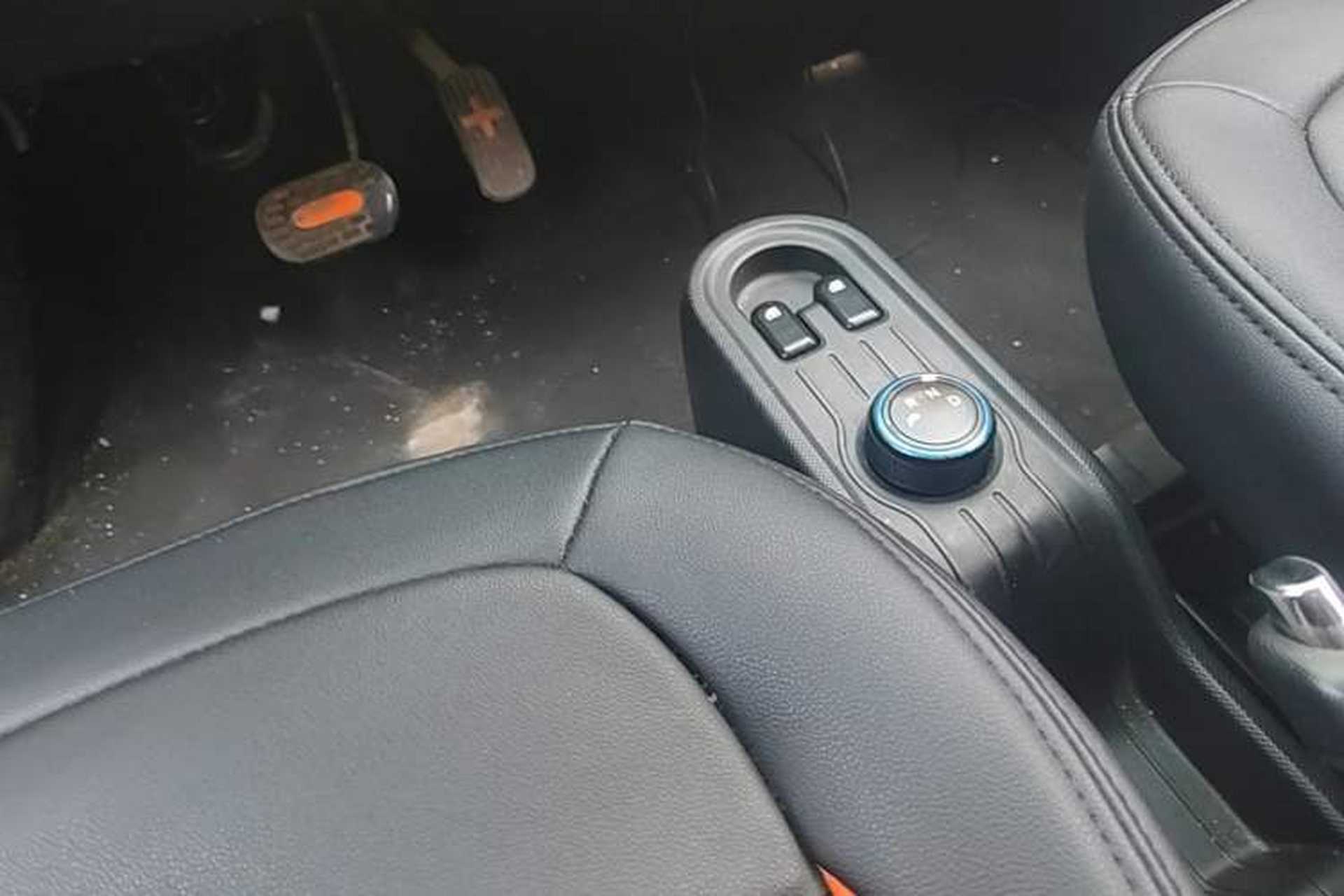 Used Wuling Hongguang MINIEV 2022 Easy Version Lithium Iron Phosphate Gear Lever