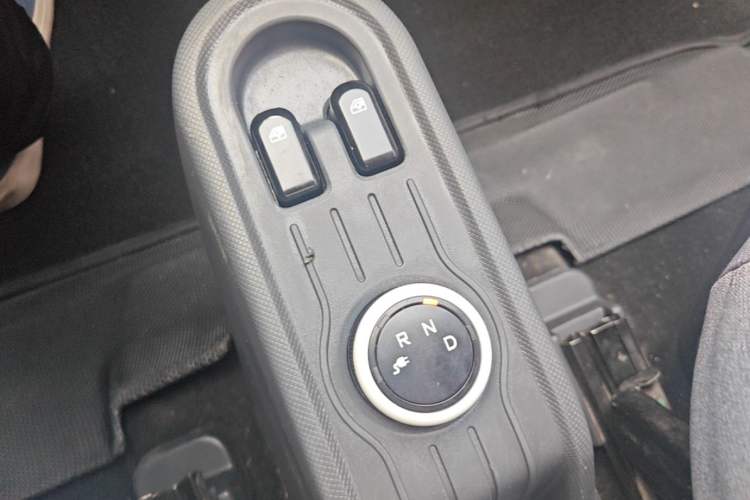 Used Wuling Hongguang MINIEV 2022 Macaron Premium Model – Lithium Iron Phosphate Gear Lever
