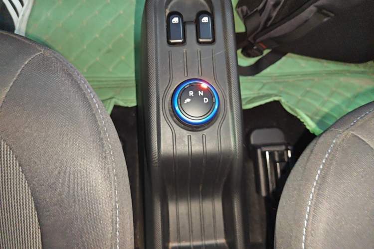 Used Wuling Hongguang MINIEV 2022 Easy Version Lithium Iron Phosphate Gear Lever