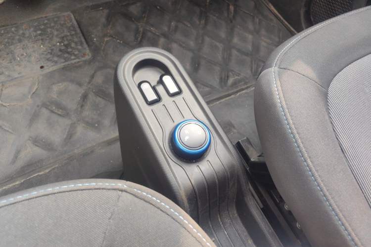 Used Wuling Hongguang MINIEV 2022 Enjoy Edition Lithium-Ion Battery Gear Lever