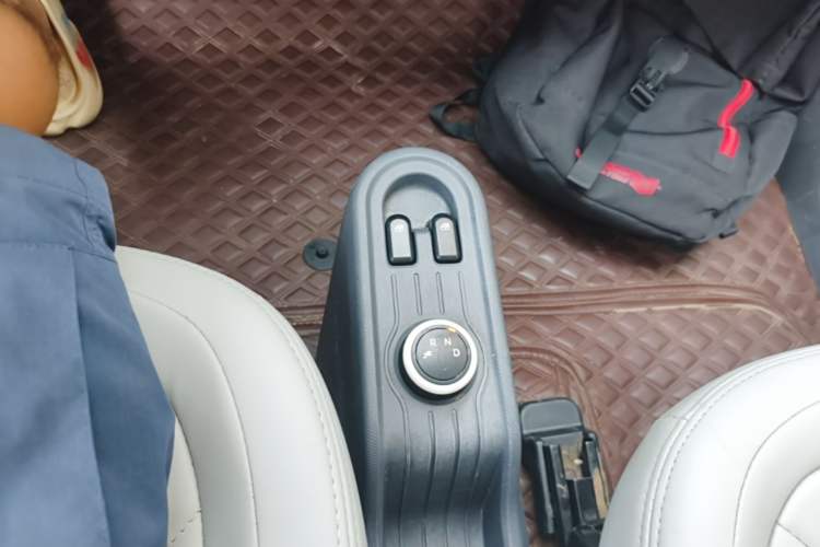 Used Wuling Hongguang MINIEV 2022 Macaron Premium Model – Lithium Iron Phosphate Gear Lever