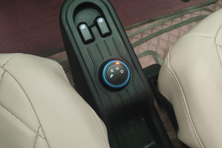 Used Wuling Hongguang MINIEV 2022 Easy Version Lithium Iron Phosphate Gear Lever