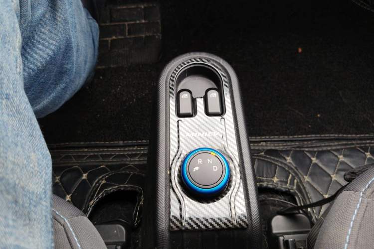 Used Wuling Hongguang MINIEV 2022 Zizai Version Lithium-NMC Gear Lever