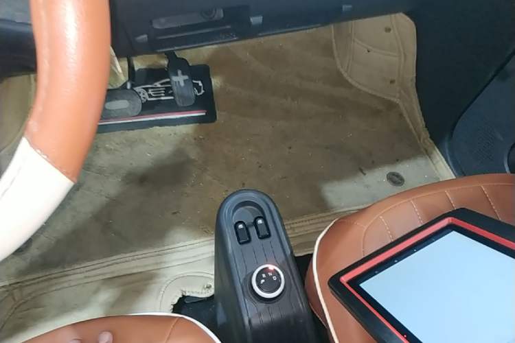 Used Wuling Hongguang MINIEV 2022 Macaron Premium Model – Lithium Iron Phosphate Gear Lever