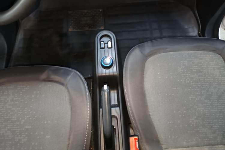 Used Wuling Hongguang MINIEV 2022 Easy Version Lithium Iron Phosphate Gear Lever