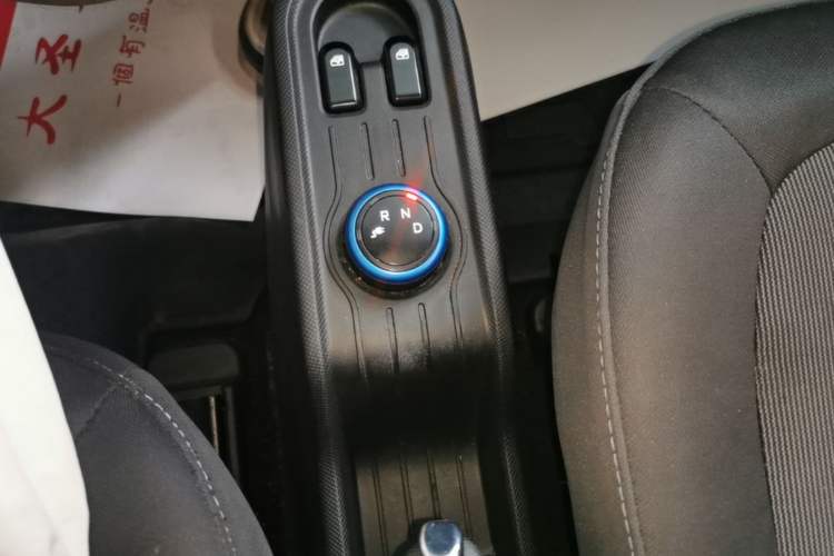 Used Wuling Hongguang MINIEV 2022 Zizai Version Lithium Iron Phosphate Gear Lever