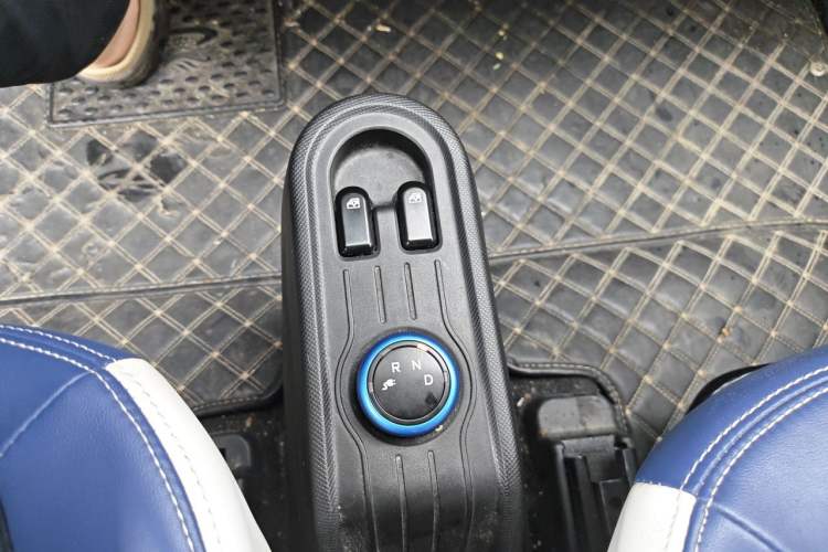 Used Wuling Hongguang MINIEV 2022 Zizai Version Lithium-NMC Gear Lever