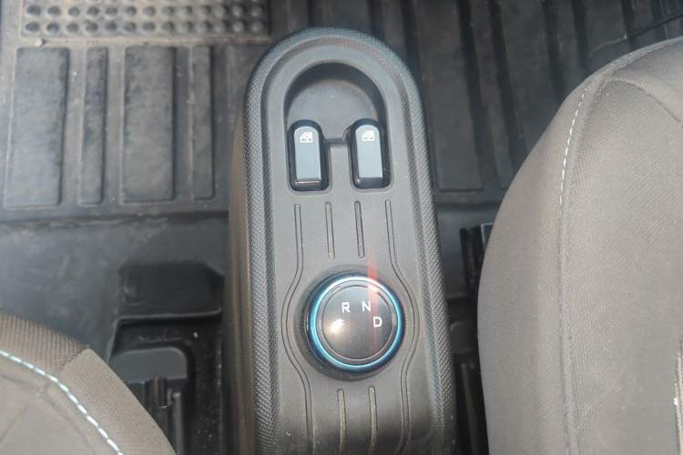 Used Wuling Hongguang MINIEV 2022 Zizai Version Lithium Iron Phosphate Gear Lever